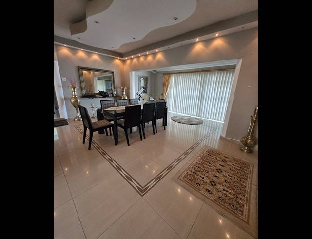 5 BEDROOM HOUSE FOR SALE IN BLUFF